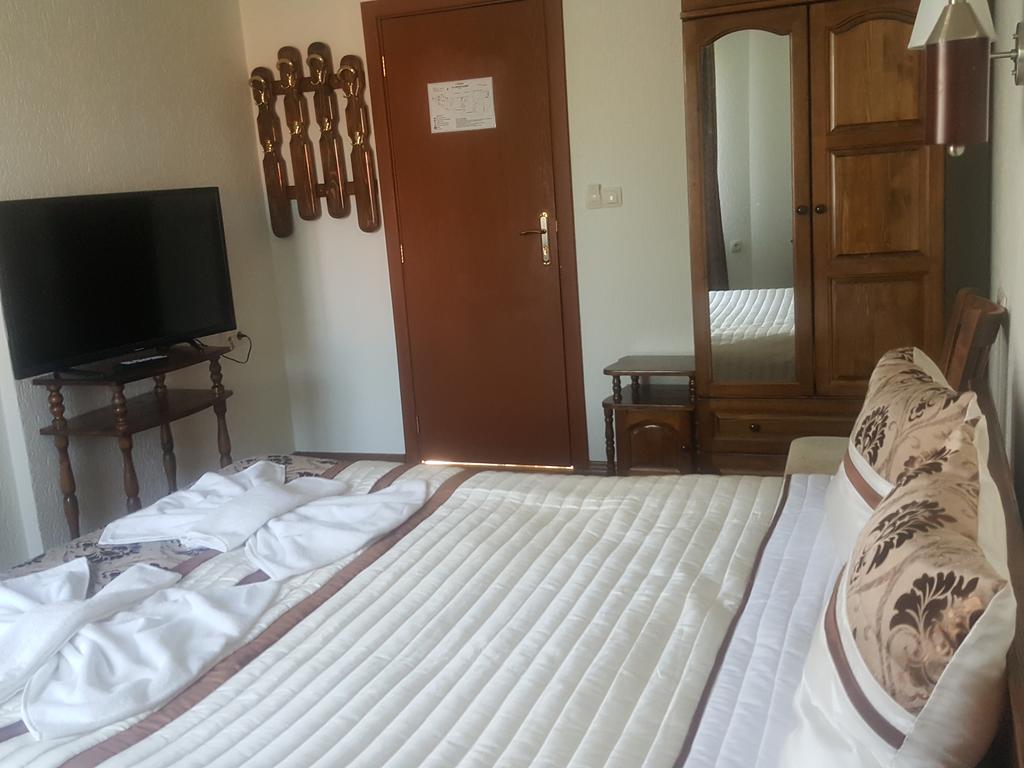 סמוליאן Guesthouse Nefertiti מראה חיצוני תמונה