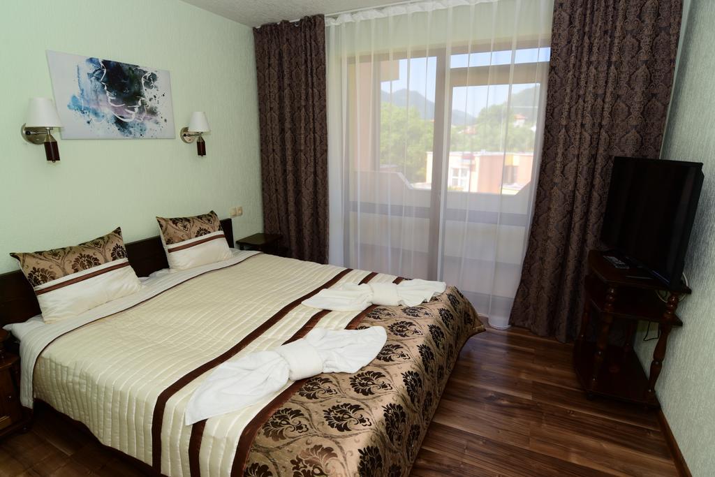 סמוליאן Guesthouse Nefertiti מראה חיצוני תמונה