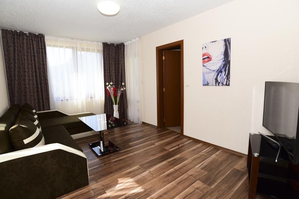 סמוליאן Guesthouse Nefertiti מראה חיצוני תמונה